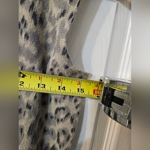 Saks Fifth Avenue Leopard Print Sleeveless Top - Picture 4 of 6